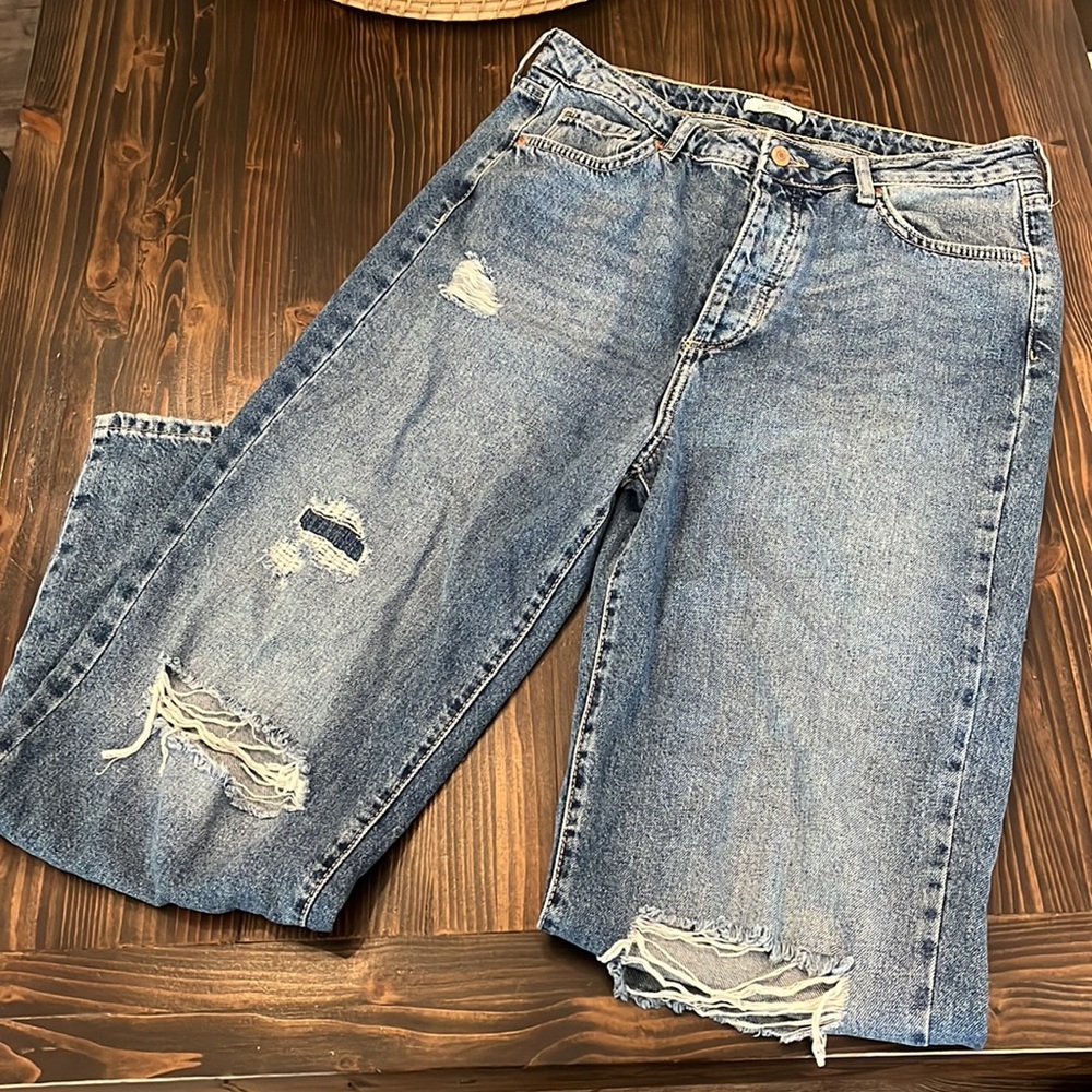 Women’s ripped jeans size 30